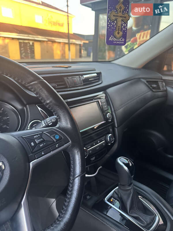 Позашляховик / Кросовер Nissan Rogue 2018 в Полонному