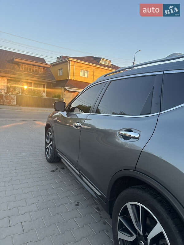 Позашляховик / Кросовер Nissan Rogue 2018 в Полонному