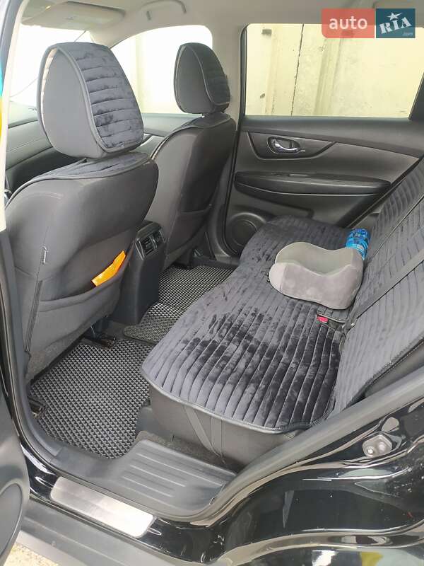 Внедорожник / Кроссовер Nissan Rogue 2017 в Ковеле