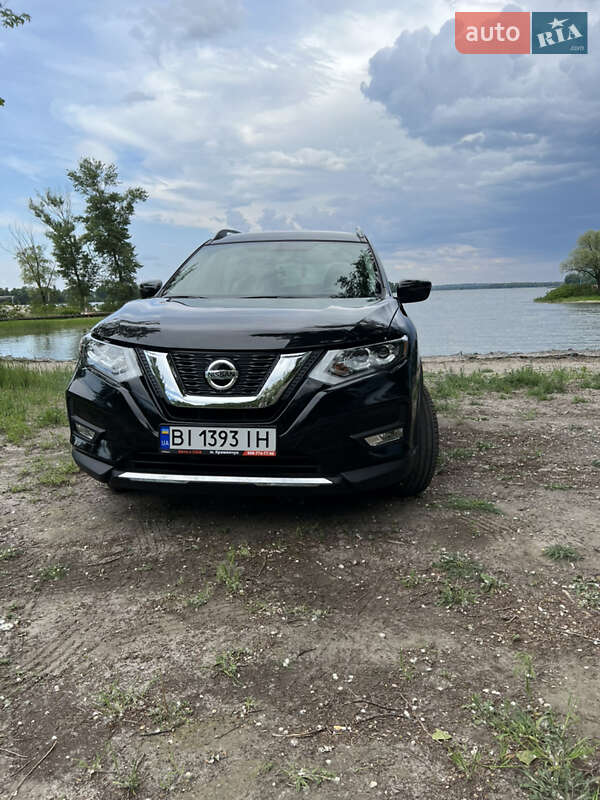 Внедорожник / Кроссовер Nissan Rogue 2018 в Горишних Плавнях