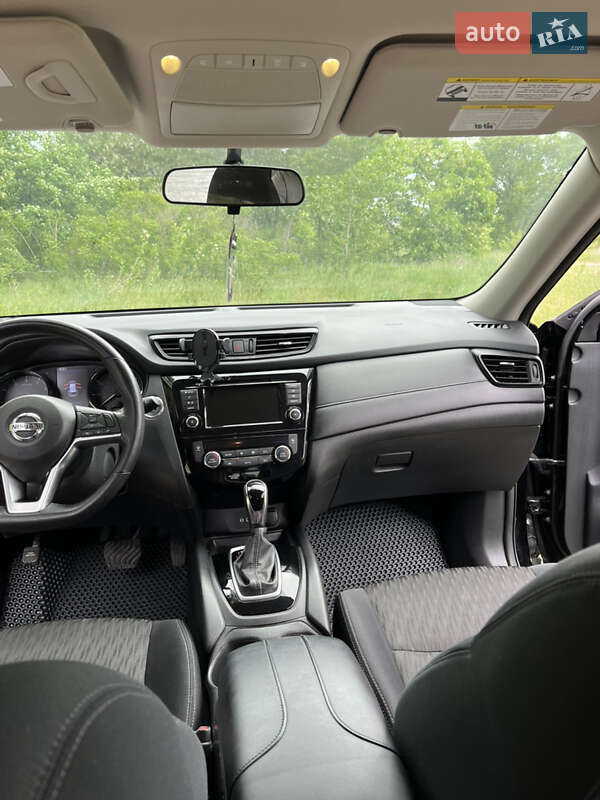 Внедорожник / Кроссовер Nissan Rogue 2018 в Горишних Плавнях