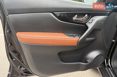 Внедорожник / Кроссовер Nissan Rogue 2019 в 