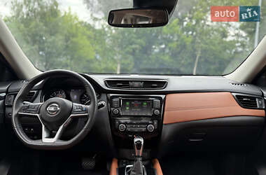 Внедорожник / Кроссовер Nissan Rogue 2019 в 