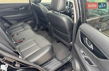 Внедорожник / Кроссовер Nissan Rogue 2017 в 