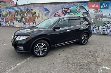 Внедорожник / Кроссовер Nissan Rogue 2017 в 