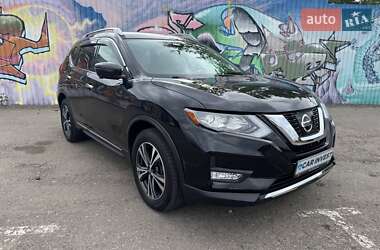 Внедорожник / Кроссовер Nissan Rogue 2017 в Киеве