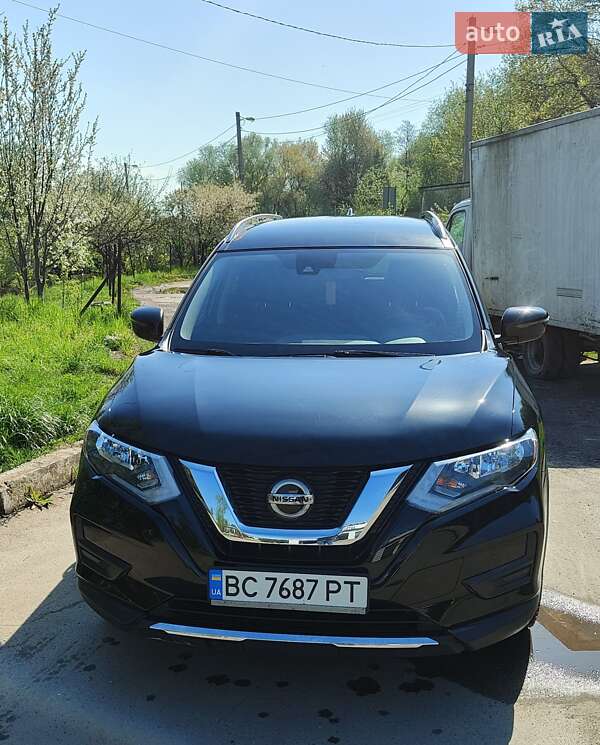 Внедорожник / Кроссовер Nissan Rogue 2018 в Львове