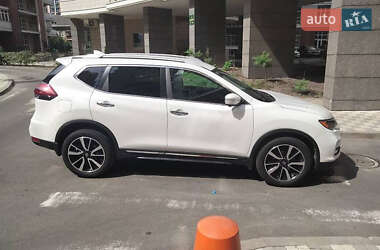 Внедорожник / Кроссовер Nissan Rogue 2019 в 
