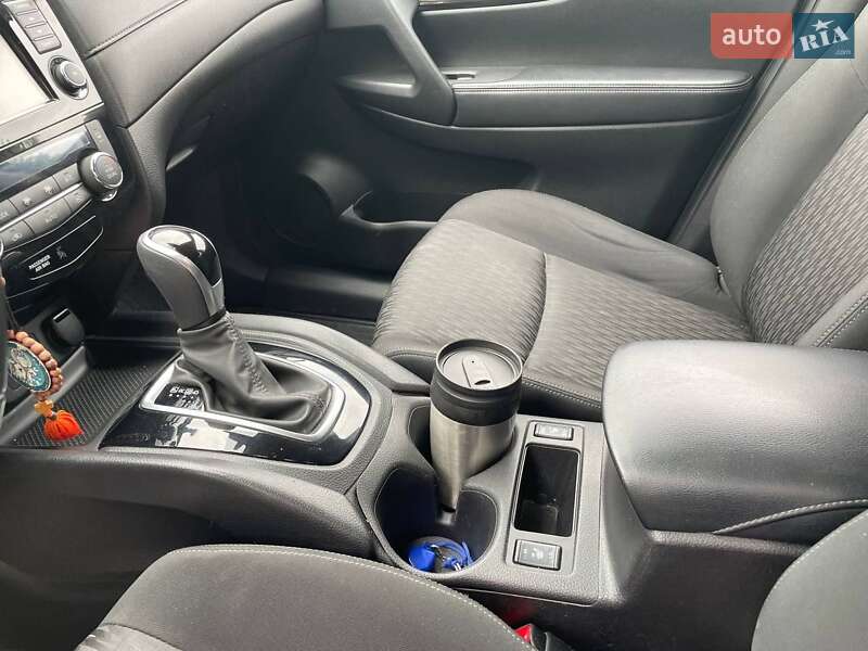 Внедорожник / Кроссовер Nissan Rogue 2019 в Ромнах