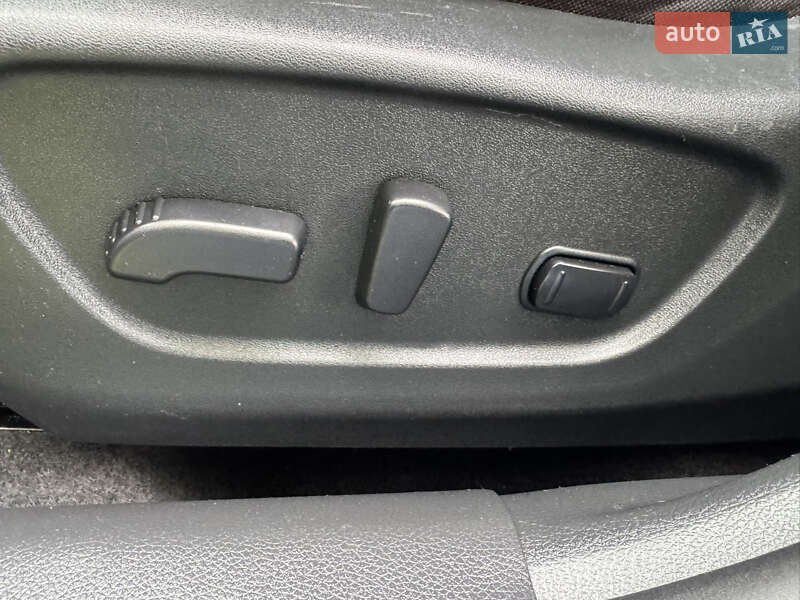 Позашляховик / Кросовер Nissan Rogue 2018 в Луцьку