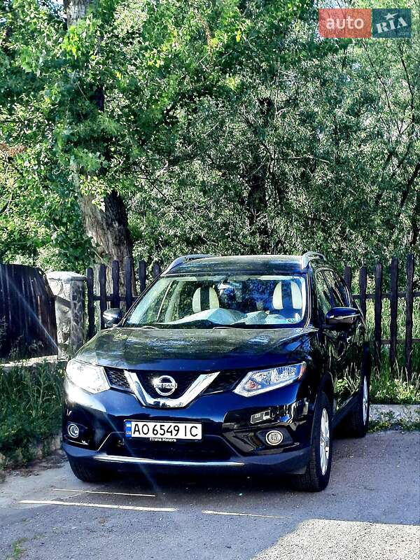 Внедорожник / Кроссовер Nissan Rogue 2016 в Ужгороде