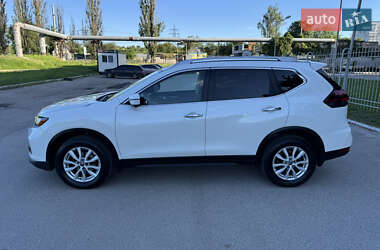Позашляховик / Кросовер Nissan Rogue 2018 в 