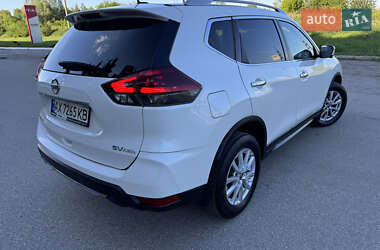 Позашляховик / Кросовер Nissan Rogue 2018 в 