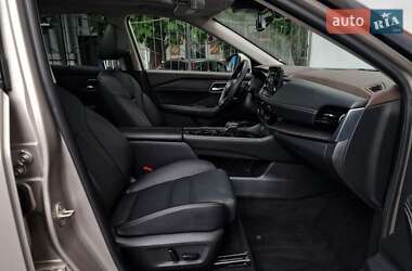 Внедорожник / Кроссовер Nissan Rogue 2021 в 