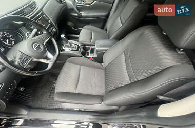 Внедорожник / Кроссовер Nissan Rogue 2019 в 
