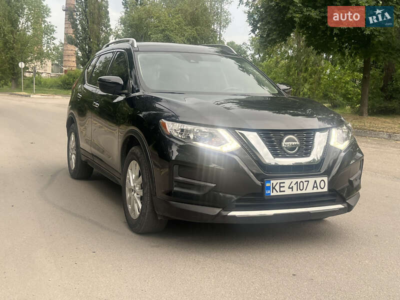 Внедорожник / Кроссовер Nissan Rogue 2019 в 