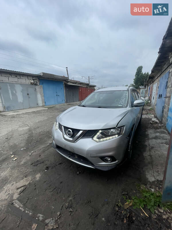 Внедорожник / Кроссовер Nissan Rogue 2016 в 