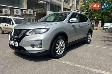 Внедорожник / Кроссовер Nissan Rogue 2018 в 