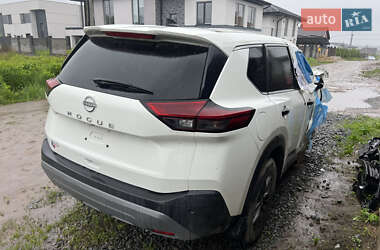 Позашляховик / Кросовер Nissan Rogue 2022 в 