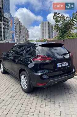 Внедорожник / Кроссовер Nissan Rogue 2019 в 