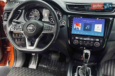 Внедорожник / Кроссовер Nissan Rogue 2016 в 
