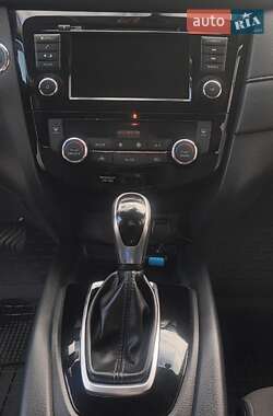Позашляховик / Кросовер Nissan Rogue 2019 в 