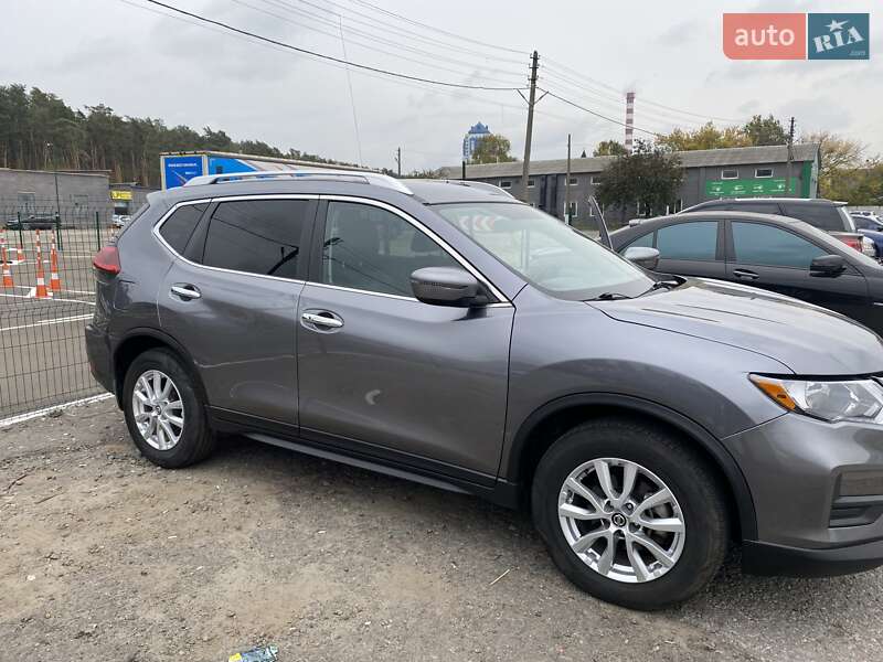 Позашляховик / Кросовер Nissan Rogue 2016 в Олександрії
