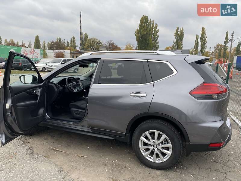 Позашляховик / Кросовер Nissan Rogue 2016 в Олександрії
