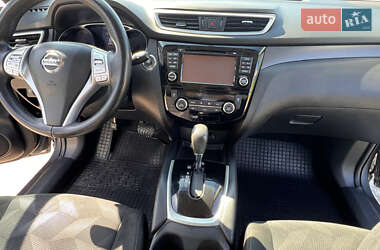 Внедорожник / Кроссовер Nissan Rogue 2016 в 
