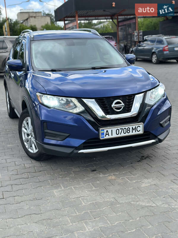 Внедорожник / Кроссовер Nissan Rogue 2017 в 
