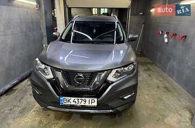 Внедорожник / Кроссовер Nissan Rogue 2018 в Виннице