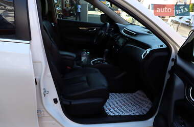Внедорожник / Кроссовер Nissan Rogue 2016 в 
