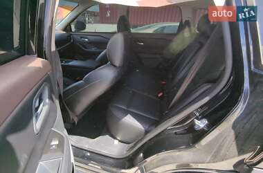 Внедорожник / Кроссовер Nissan Rogue 2021 в 