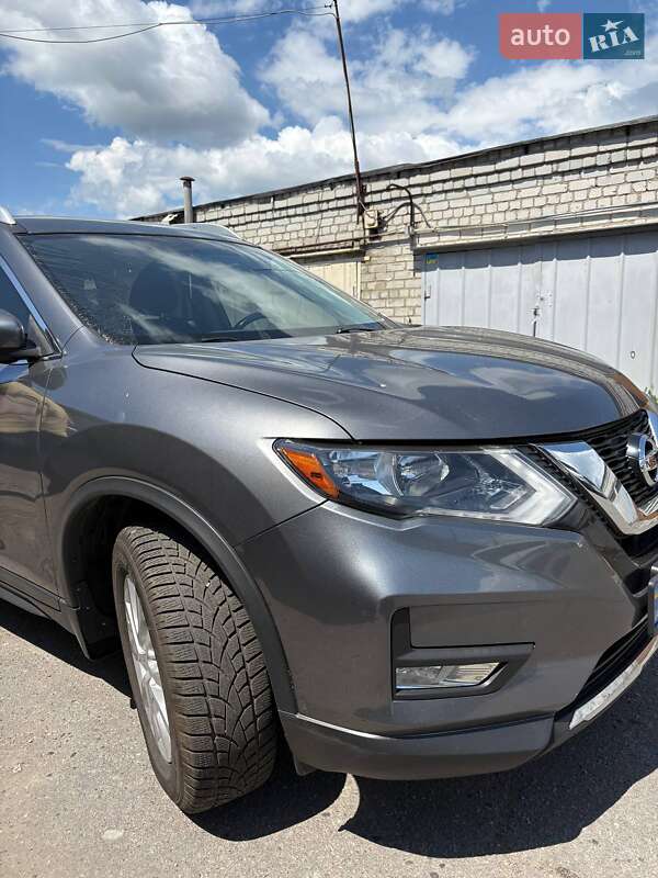 Внедорожник / Кроссовер Nissan Rogue 2016 в Кременчуге