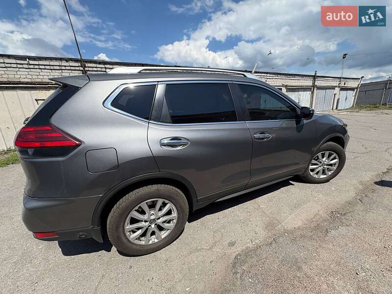 Внедорожник / Кроссовер Nissan Rogue 2016 в Кременчуге