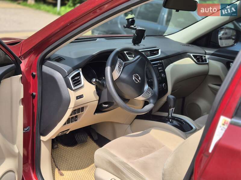 Позашляховик / Кросовер Nissan Rogue 2016 в Львові