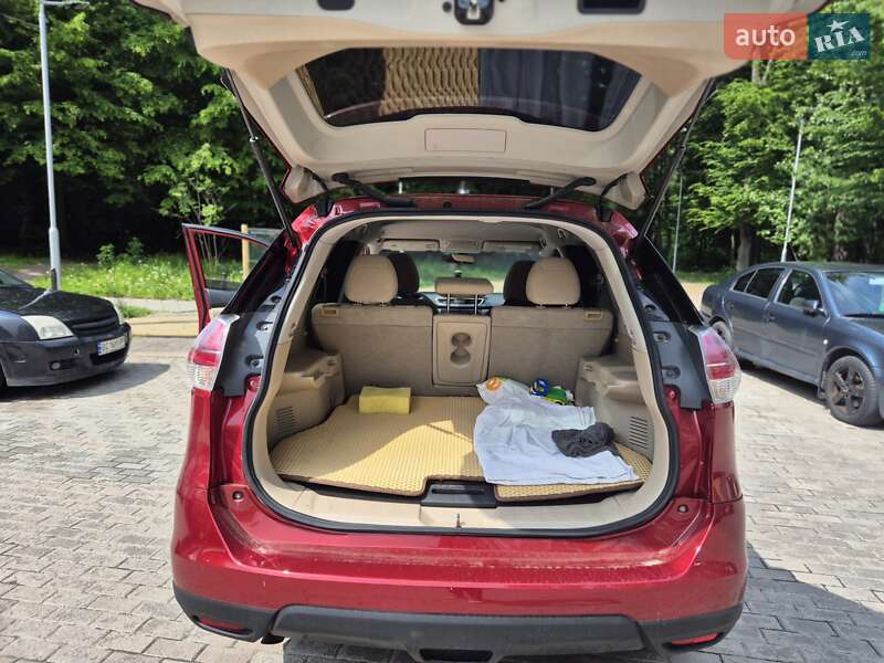 Позашляховик / Кросовер Nissan Rogue 2016 в Львові