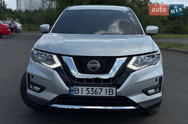 Внедорожник / Кроссовер Nissan Rogue 2017 в 