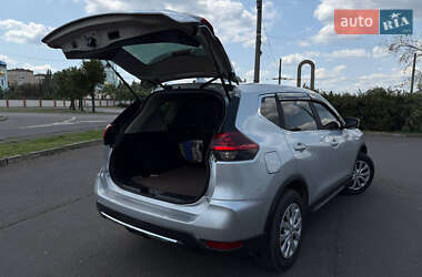 Внедорожник / Кроссовер Nissan Rogue 2017 в 