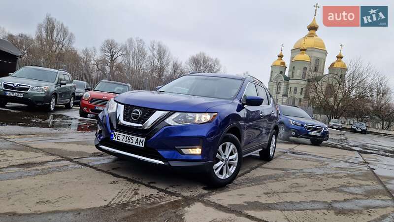 Внедорожник / Кроссовер Nissan Rogue 2018 в 