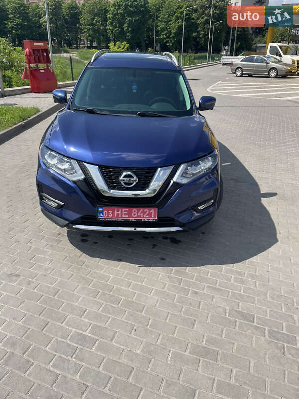 Позашляховик / Кросовер Nissan Rogue 2017 в Рівному