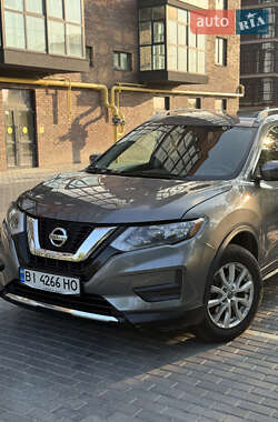 Внедорожник / Кроссовер Nissan Rogue 2016 в 