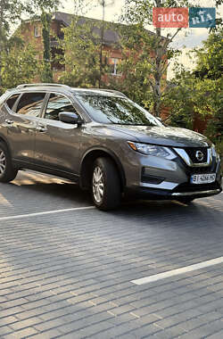 Внедорожник / Кроссовер Nissan Rogue 2016 в 