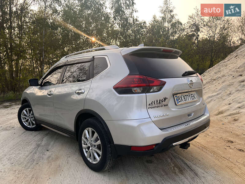 Позашляховик / Кросовер Nissan Rogue 2017 в Славуті