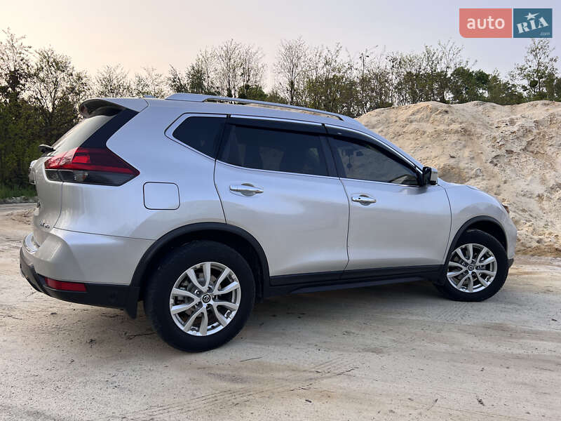 Позашляховик / Кросовер Nissan Rogue 2017 в Славуті