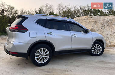 Внедорожник / Кроссовер Nissan Rogue 2017 в 