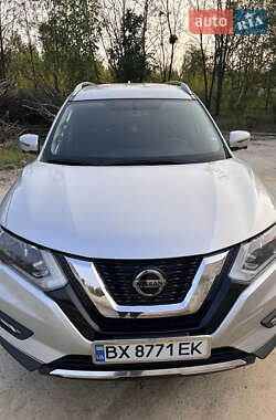 Внедорожник / Кроссовер Nissan Rogue 2017 в 