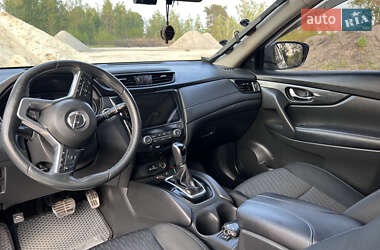 Внедорожник / Кроссовер Nissan Rogue 2017 в 
