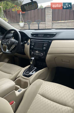 Позашляховик / Кросовер Nissan Rogue 2016 в 