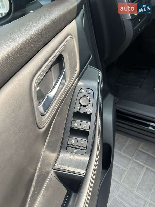 Позашляховик / Кросовер Nissan Rogue 2023 в Запоріжжі